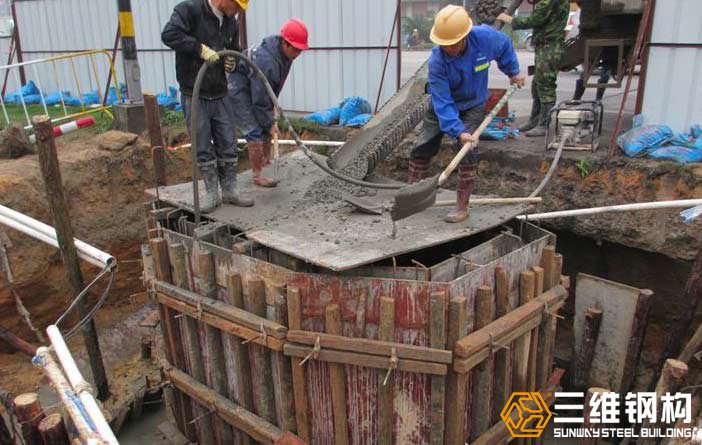 鋼結構廠房工程施工現場圖